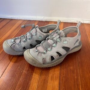 KEEN Women's SOLR Performance Quick Dry Non Slip Water Closer Toe Sandals